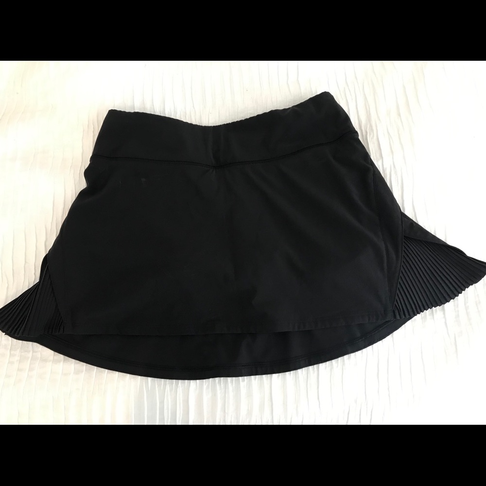 Lululemon women’s black size 2 tennis skort